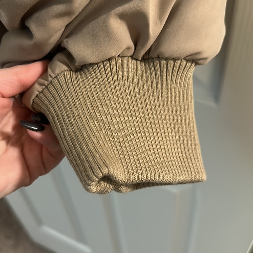 Shein Essnce Zip Up Drawstring Hem Puffer Coat. EUC. Color camel. Size Large. - Picture 5 of 11